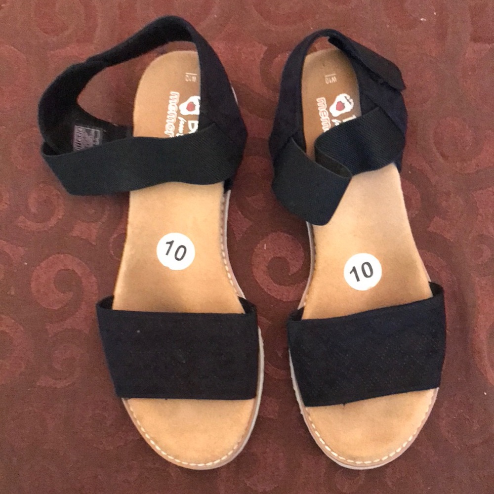 Sketchers Black Strappy Memory Foam Sandals 10